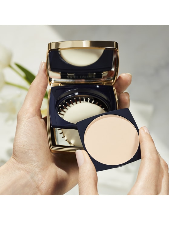 Double Wear Stay-In-Place Matte Powder Foundation