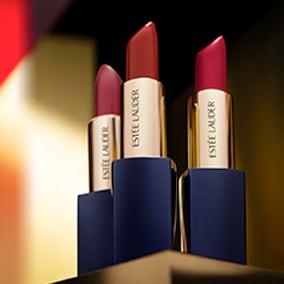 Compra Pure Color Envy Lipsticks: Tenemos el color. Tienes la actitud. Enciéndelo.